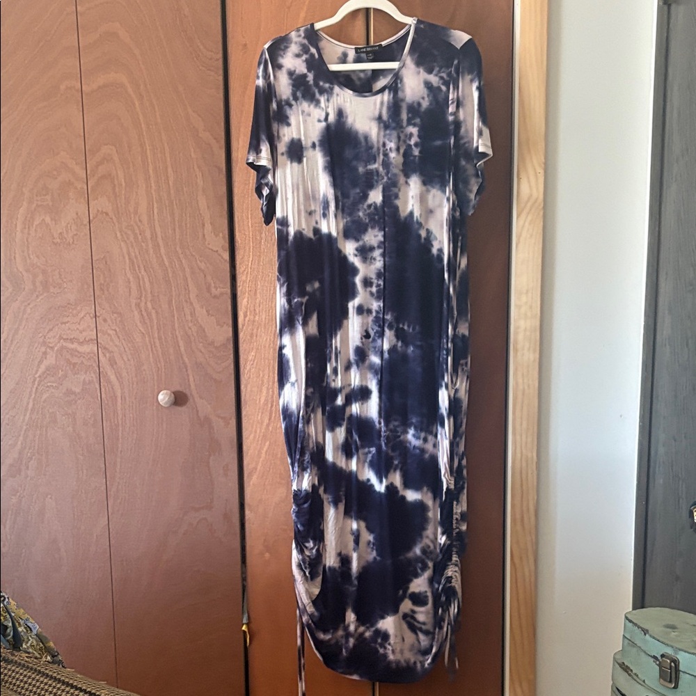 Elegant Tie-Dye Maxi Dress